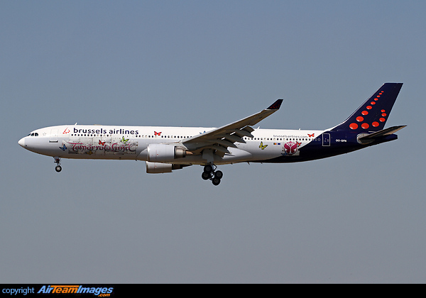 Tomorrowland Festival partnered with Brussels Airlines to provide exclusive travel packages from over 15 cities around the world. Airbus A330-301