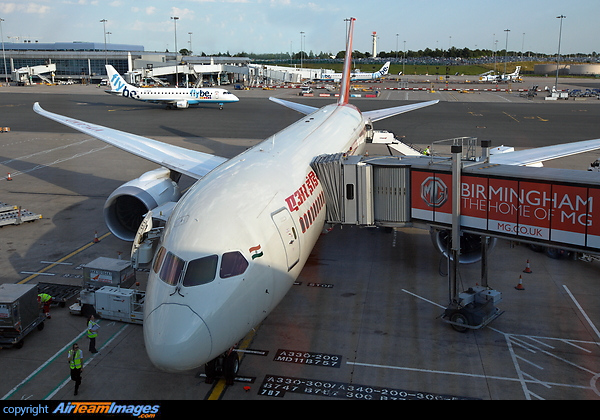 Boeing 787-8 Dreamliner VT-AND operated the inaugural flight from Delhi & Amritsar to Birmingham Boeing 787-8 Dreamliner