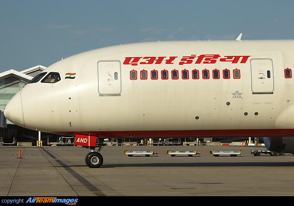 Boeing 787-8 Dreamliner VT-AND operated the inaugural flight from Delhi & Amritsar to Birmingham. Boeing 787-8 Dreamliner