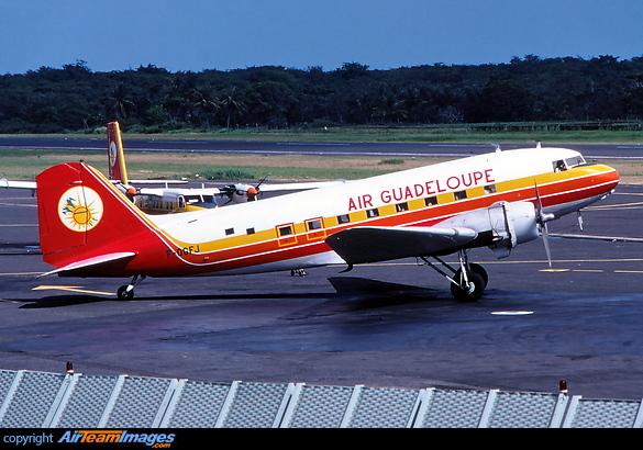 Douglas C-47-DL (DC-3) Douglas C-47-DL (DC-3)