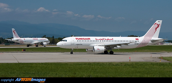Airbus A320-214 Airbus A320-214