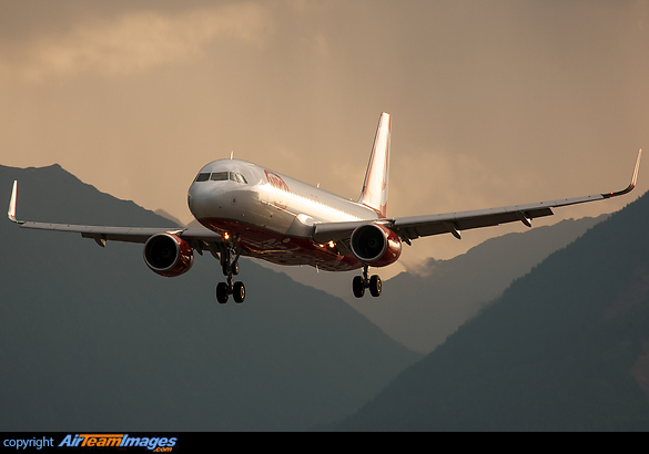 Airbus A320-214 Airbus A320-214