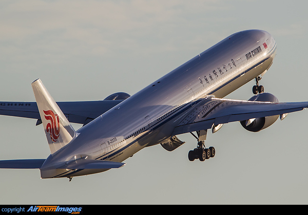 Boeing 777-39L/ER Boeing 777-39L/ER