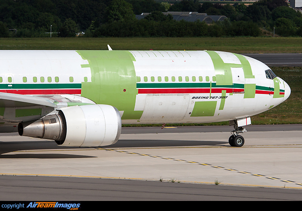 Boeing 767-328/ER Boeing 767-328/ER
