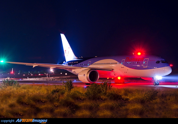 Boeing 787-8 Dreamliner Boeing 787-8 Dreamliner