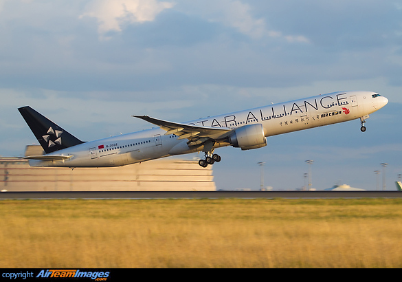 Boeing 777-39L/ER Boeing 777-39L/ER