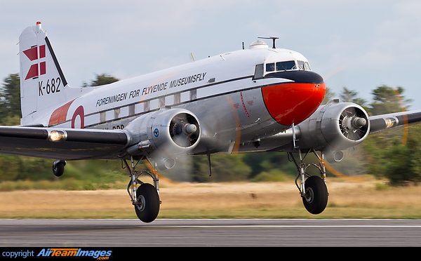 Douglas C-47A Skytrain (DC-3) Douglas C-47A Skytrain (DC-3)