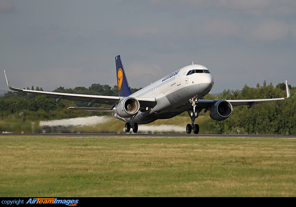 Airbus A320-214 Airbus A320-214