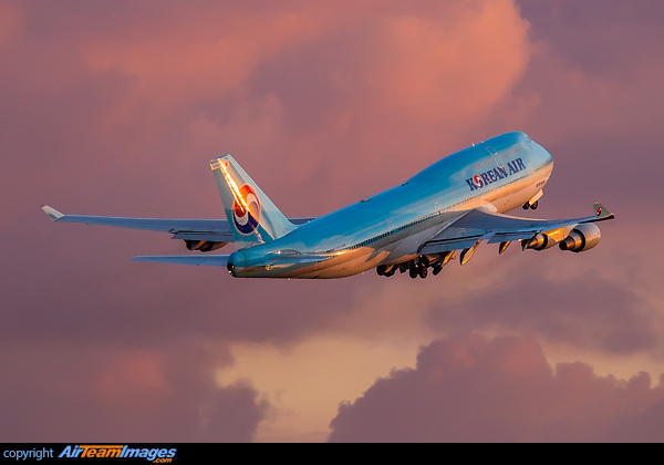 Boeing 747-4B5 Boeing 747-4B5