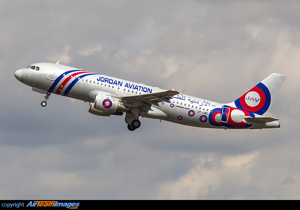 Airbus A320-211 Airbus A320-211