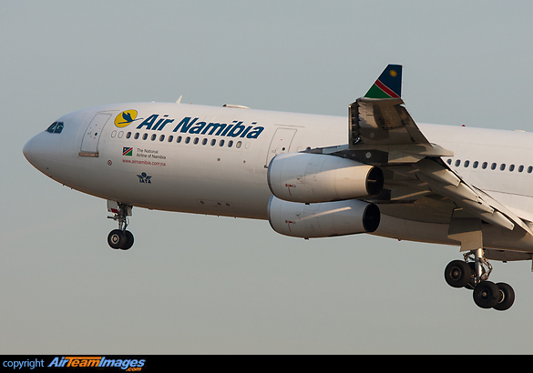 Airbus A340-311 Airbus A340-311