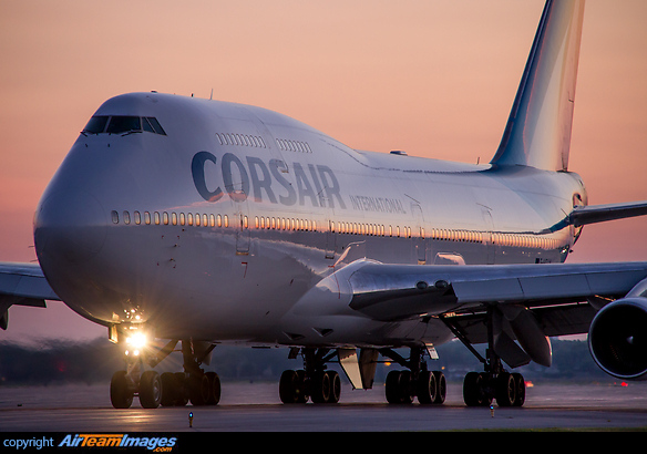 Boeing 747-422 Boeing 747-422