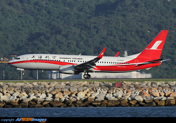 Boeing 737-8SH Boeing 737-8SH