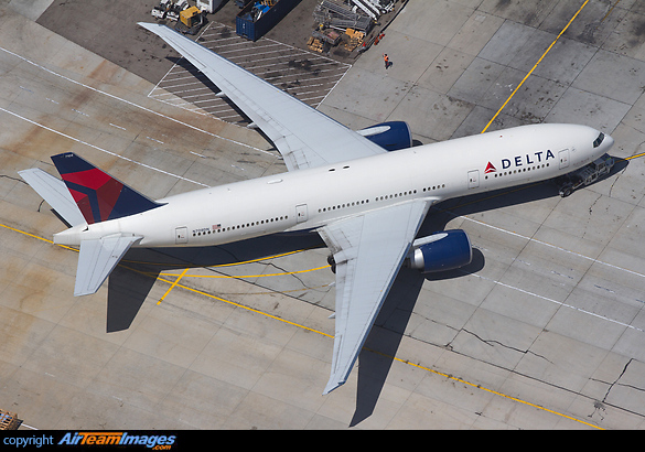 Boeing 777-232/LR Boeing 777-232/LR