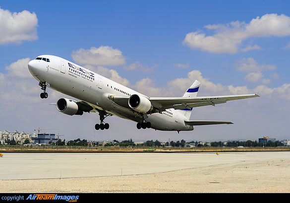 Boeing 767-33A/ER Boeing 767-33A/ER