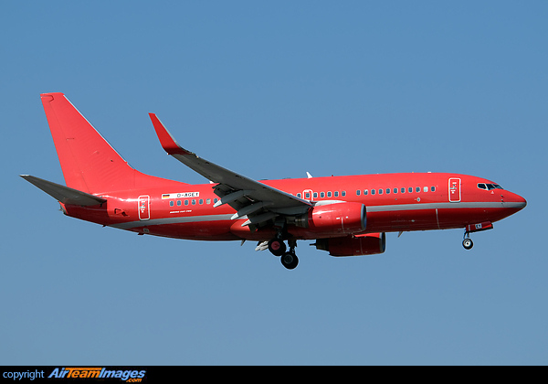 Basic Sterling livery. Boeing 737-7L9