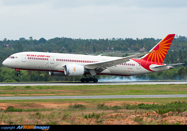Boeing 787-8 Dreamliner Boeing 787-8 Dreamliner