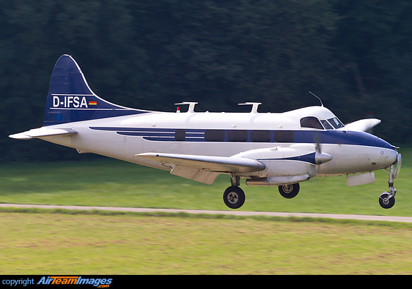 De Havilland DH-104 Dove 7XC De Havilland DH-104 Dove 7XC