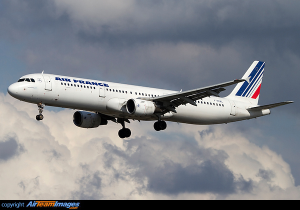 Airbus A321-211 Airbus A321-211