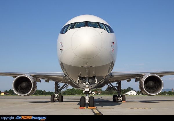 Boeing 767-33A/ER Boeing 767-33A/ER