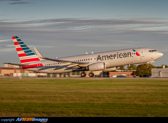Boeing 737-823 Boeing 737-823