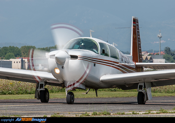 Mooney M-20J Mooney M-20J