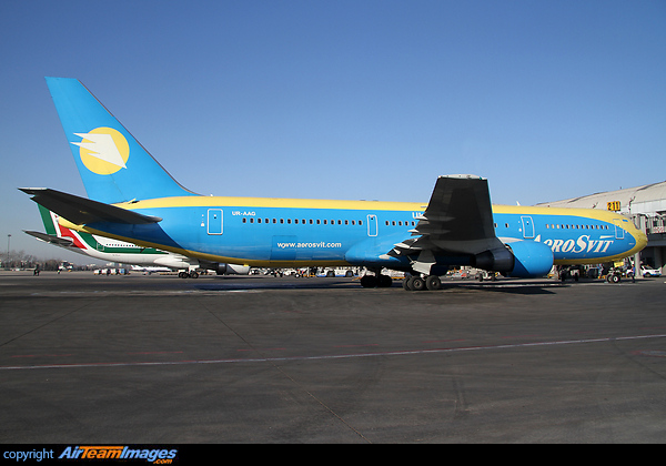 Boeing 767-33A/ER Boeing 767-33A/ER