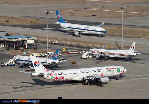 Airbus A330-343 Airbus A330-343