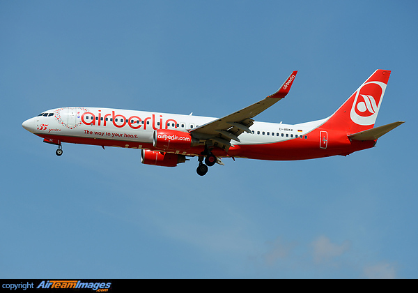 Boeing 737-86J with special "35 years" sticker Boeing 737-86J