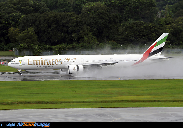 Boeing 777-31H/ER Boeing 777-31H/ER