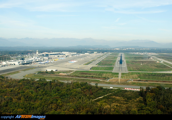 Final approach RWY 35L at Milan Malpensa Milan Malpensa Airport