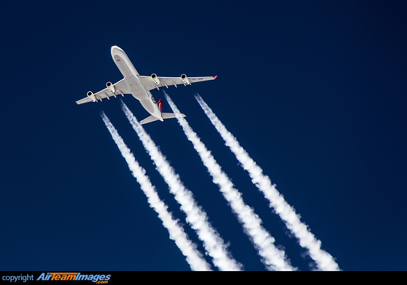 Airbus A340-311 Airbus A340-311