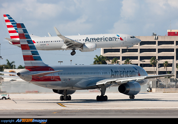 Boeing 757-223 Boeing 757-223