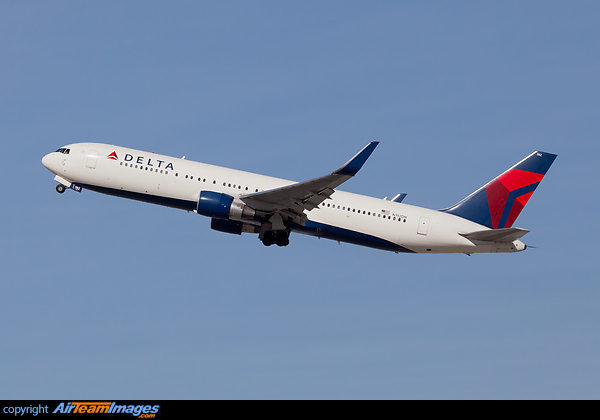 Boeing 767-332/ER Boeing 767-332/ER