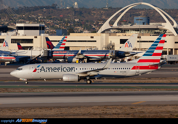 Boeing 737-823 Boeing 737-823