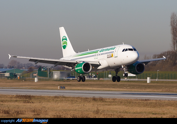 About to land on runway 05. Airbus A319-112