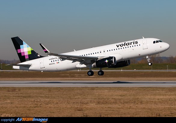 Leaving Hamburg-Finkenwerder on its delivery flight... Airbus A320-233