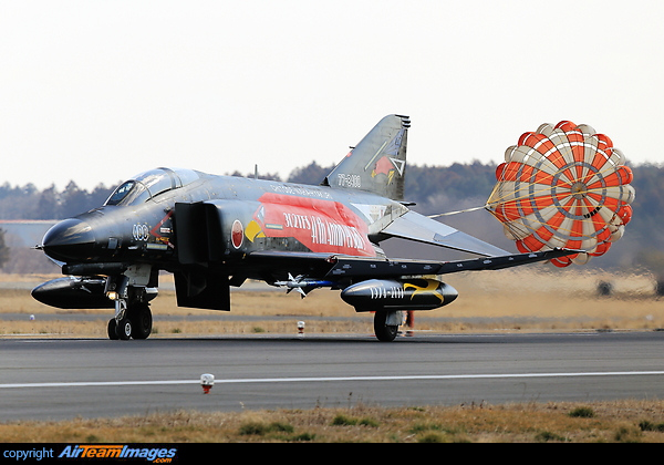 The 302sq 40 years anniversary special color scheme. F-4EJ Kai Phantom II