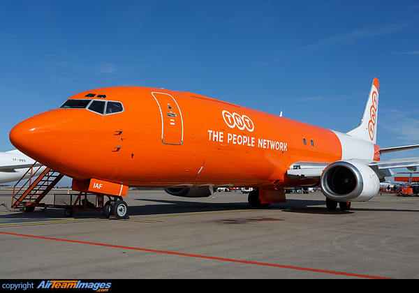 Revised new color scheme for TNT Boeing 737-4Y0(SF)