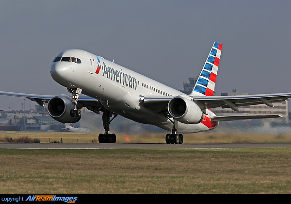 Boeing 757-223 Boeing 757-223