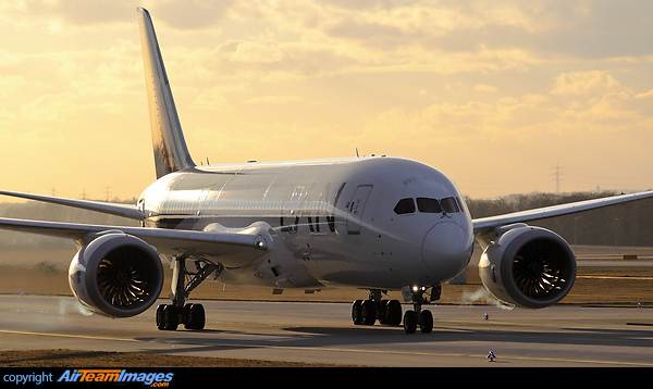 Boeing 787-8 Dreamliner Boeing 787-8 Dreamliner