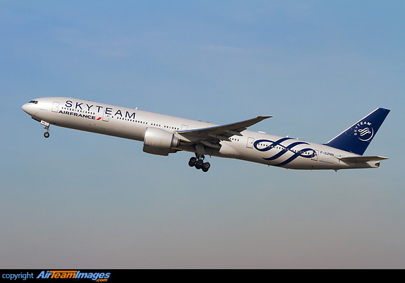 Boeing 777-328/ER Boeing 777-328/ER