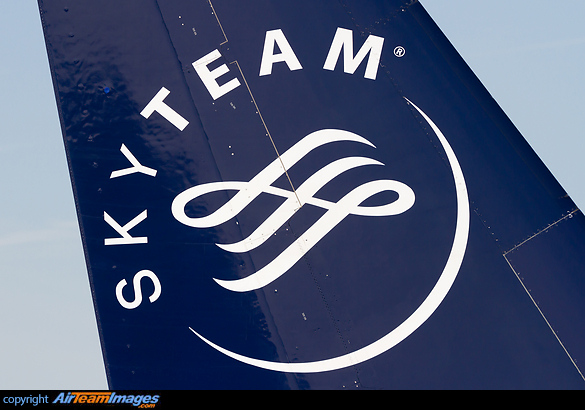 Airbus A320-211 Airbus A320-211