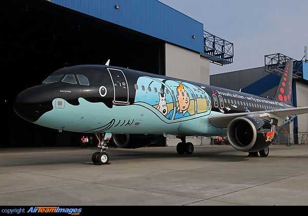 Brussels, 16 March 2015 - Today Brussels Airlines & Moulinsart unveiled someting never seen before: An Airbus A320 with a livery inspired by the Belgian cartoon character Tintin.
Both Belgian companies have worked several months on this unique project, based on the original drawings by the hand of Herg. The result is a 37m long black shark, based on Professor Calculu's shark submarine from the Tintin adventure, Red Rackham's treasure. The aircraft was baptized "Rackham". On the fuselage we read:"We fly you to the home of Tintin" For the painting of the aircraft, Brussels Airlines worked with aircraft paint artist Andre Eisele. The entire paint job took 1500 man hours in total, 360 liters of paint, 10 days, 22 painters per day and 5 km of tape. Airbus A320-214