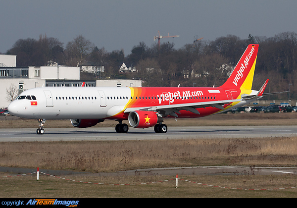 Airbus A321-211 Airbus A321-211