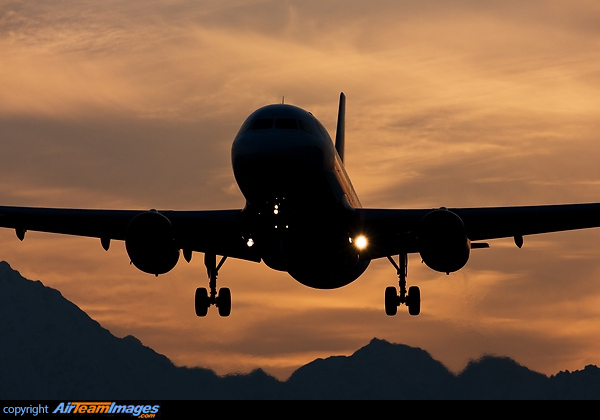 Airbus A320-232 Airbus A320-232