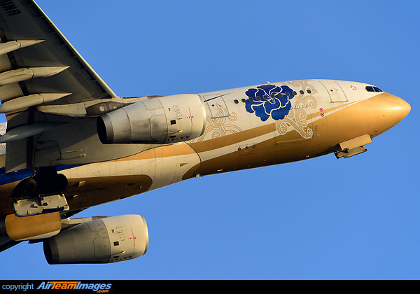 Airbus A330-243 Airbus A330-243