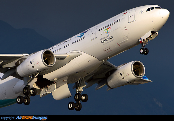 Airbus A330-243 Airbus A330-243