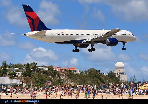 Boeing 757-232 Boeing 757-232