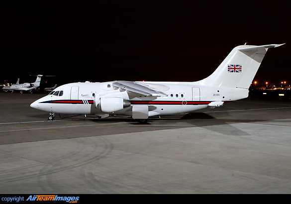 Bae 146 CC.Mk 2 of 32 Sqn on the ramp at Northolt. British Aerospace BAe 146 CC2